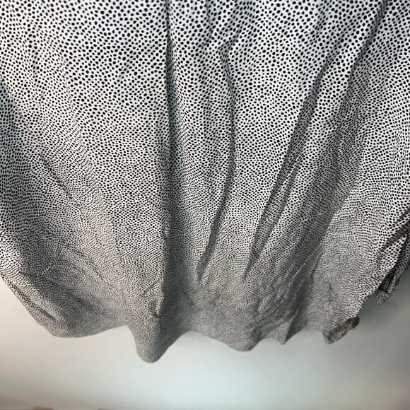 Grand & Greene Blk & Wht V Neck Button Detail Long Sleeve Printed Crepe Top XL - Picture 14 of 15